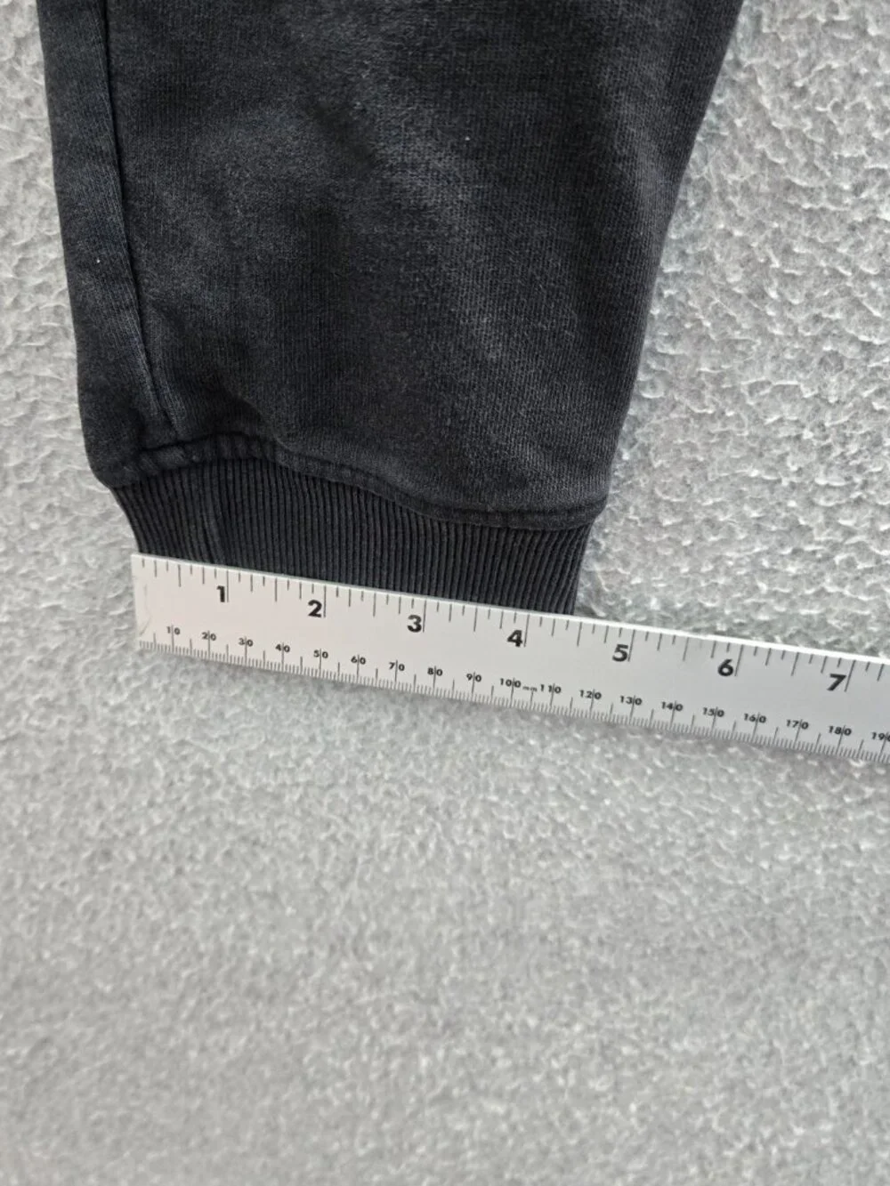 Gymshark Men Activewear Pants Small Black Crest Jogger Slim Fit Logo 25